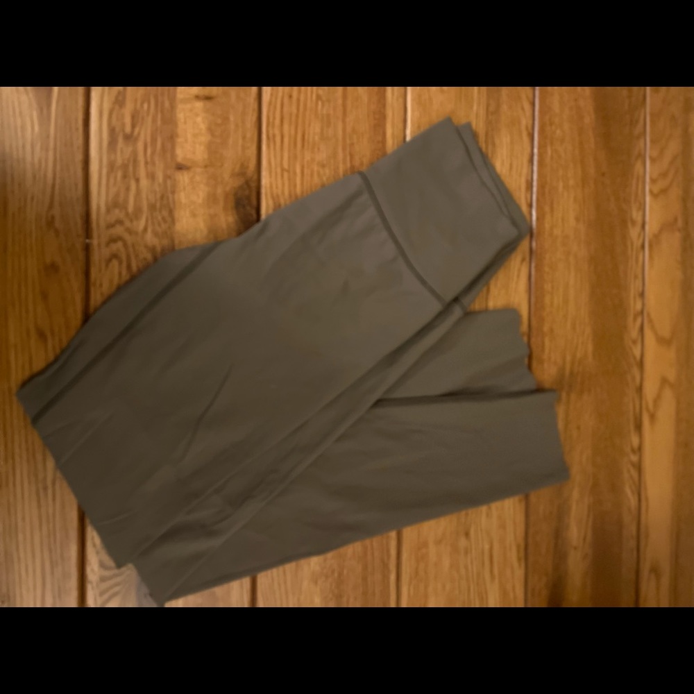 Aerie Green leggings size Medium